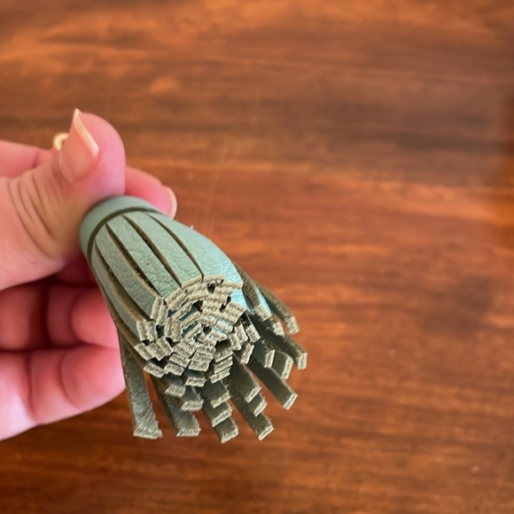 Short tassel bag charm - Picture 2 of 3